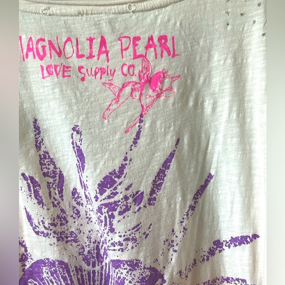 Magnolia Pearl Heart collage tee  **sold out** - Picture 3 of 6